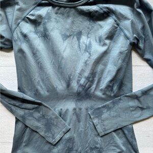 Quick dry fitted workout athletic Blue Tie-Dye Shirt